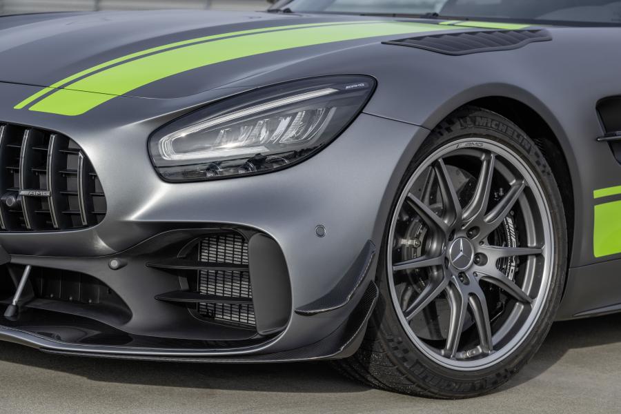 Детали экстерьера Mercedes-AMG GT R PRO (C190) 2019 года  (WW) (фото 24 из 50)